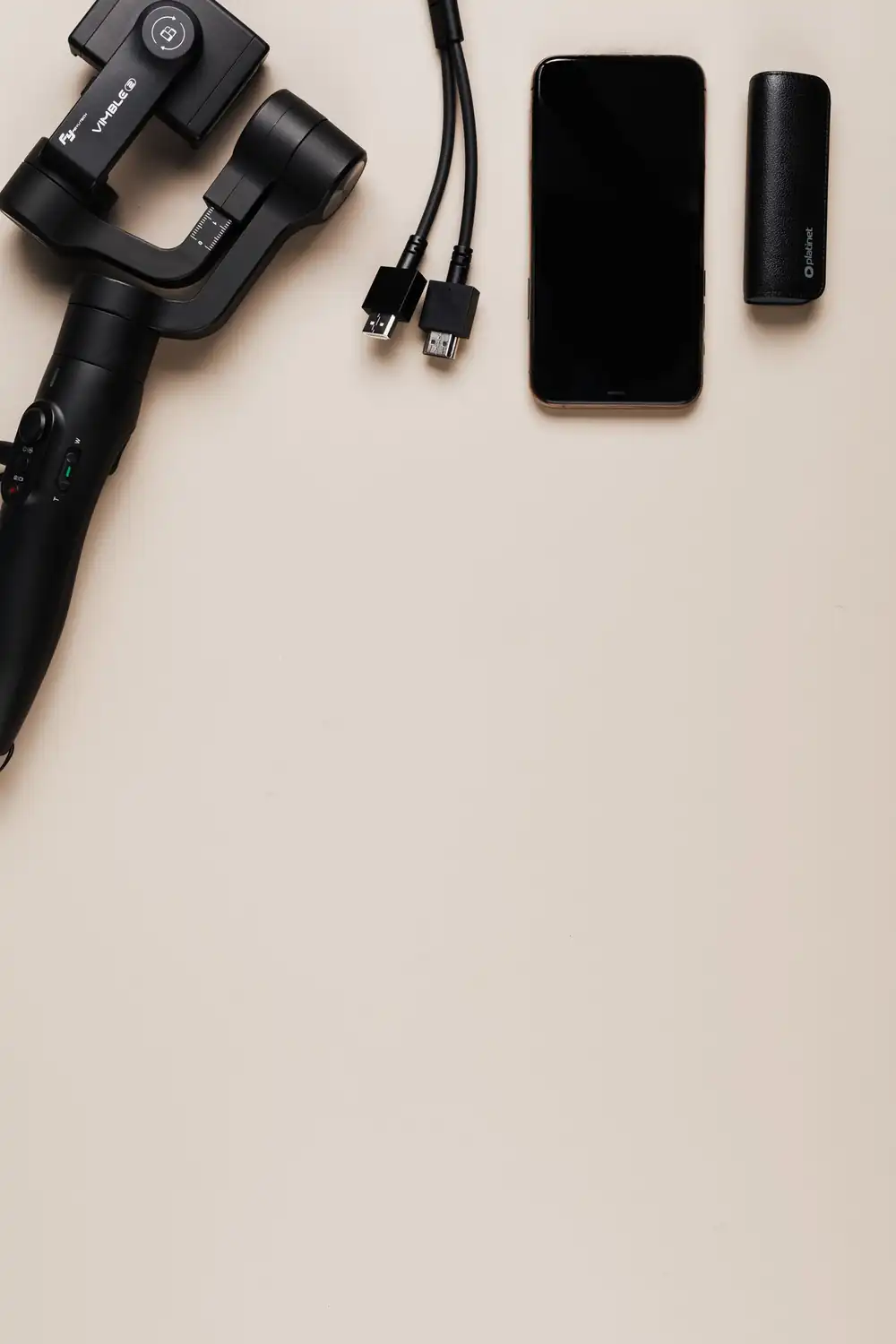 Smartphone and mount on a beige surface